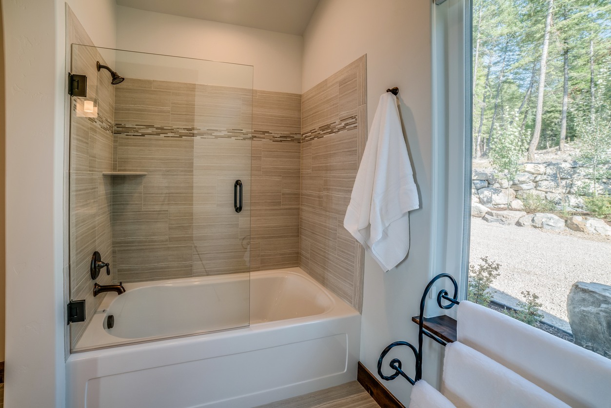 Shower & Tub Repair in Waikapu